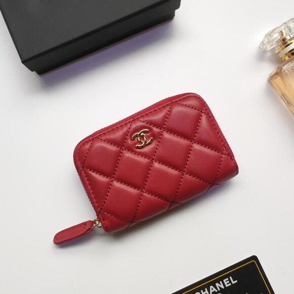 Chanel red card holder - Picture 1 of 5